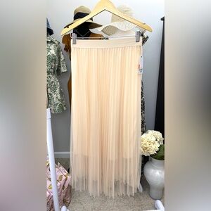 Pleated Mesh Skirt in Cream